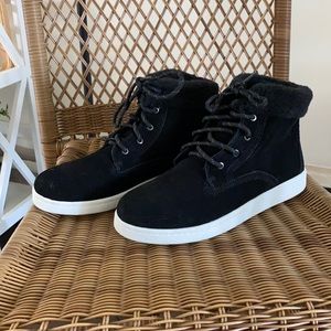 Brand New Bearpaw Lace-Up Boots